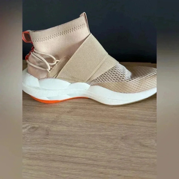 NWOT • Sorel Women's Explorer Defy Mid Shoe • size 8 - Picture 6 of 7